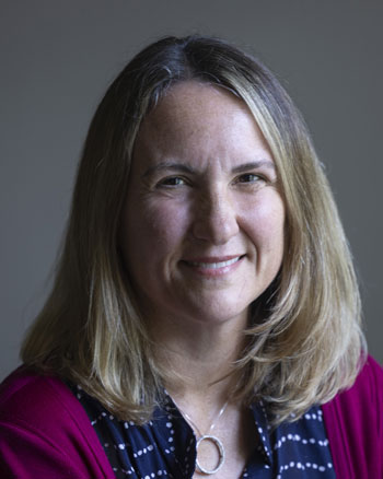 portrait of Mindy Simon
