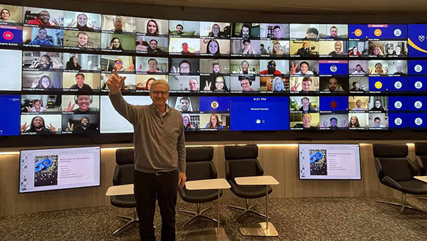 Karl Kuhnert, professor in the practice of organization and management, engages with students virtually in The Roberto C. Goizueta Global Classrooms.